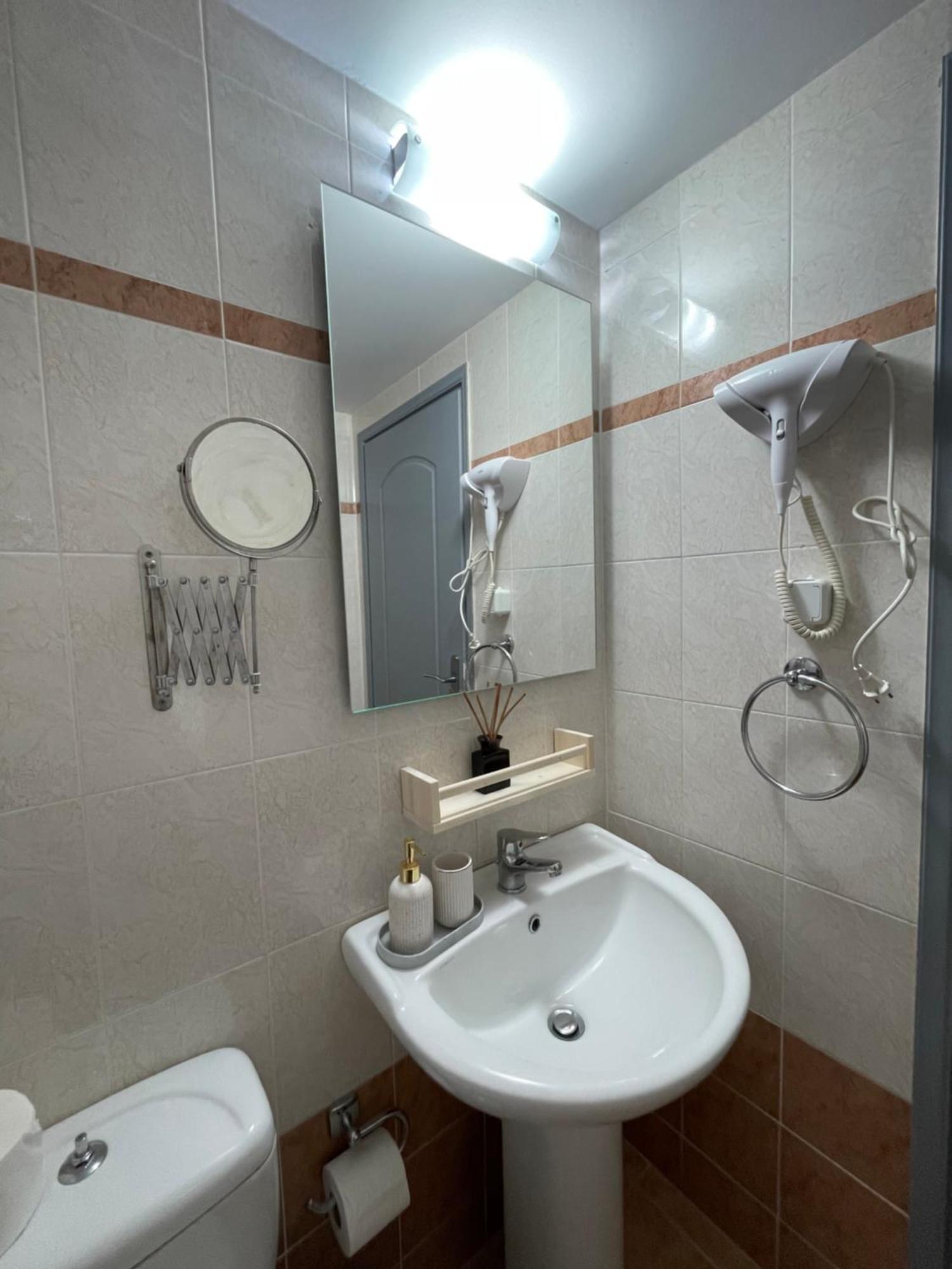 פלאקיאס Helios Apartments מראה חיצוני תמונה